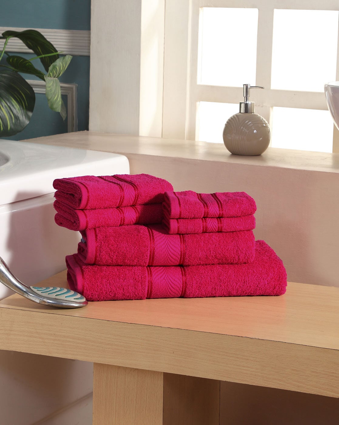 Fuschia on sale bath towels