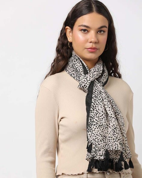 Women Printed Scarf with Tassels