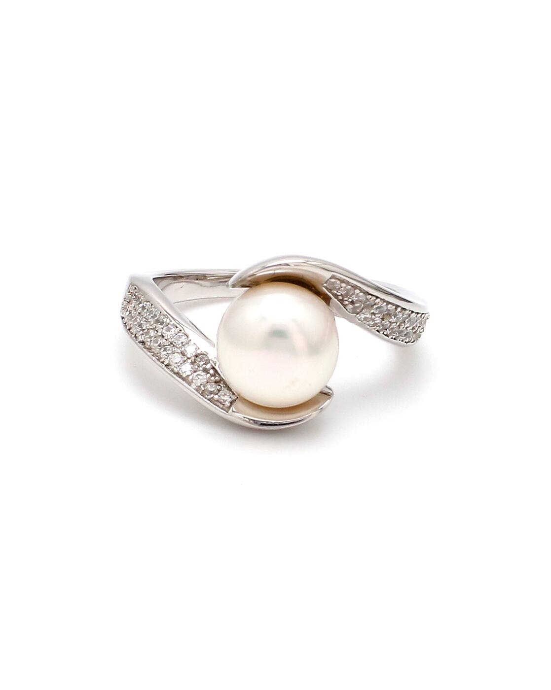 -1117Wx1400H-469193556-white-