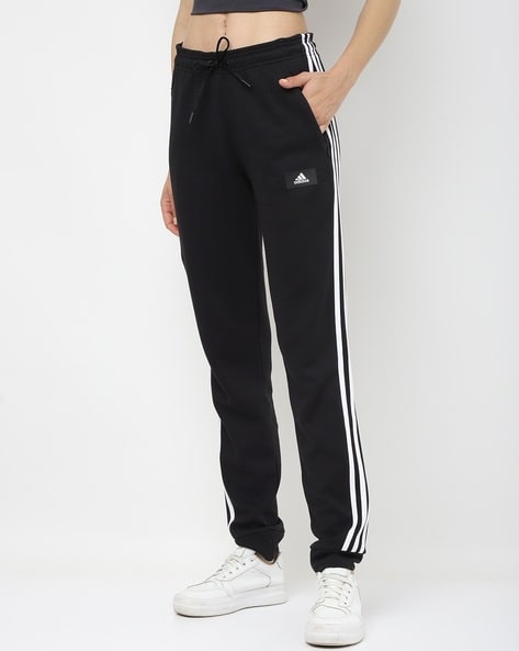 adidas Originals Track pants and sweatpants for Women | Online Sale up to  60% off | Lyst