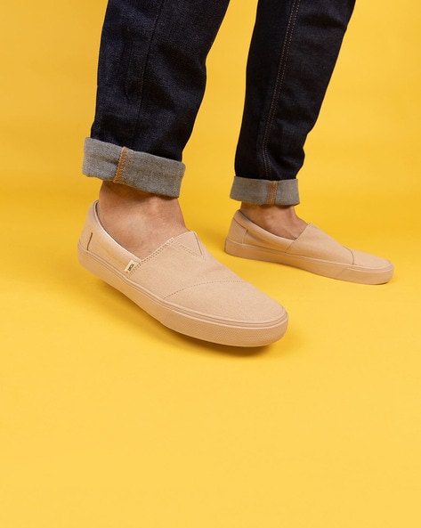 Mens beige canvas hot sale slip on shoes