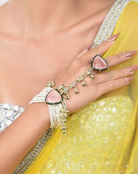 Confidence Beautiful Bridal Finger Ring Bracelet Hand Thong Hand Thong (J2)  : Amazon.in: Jewellery