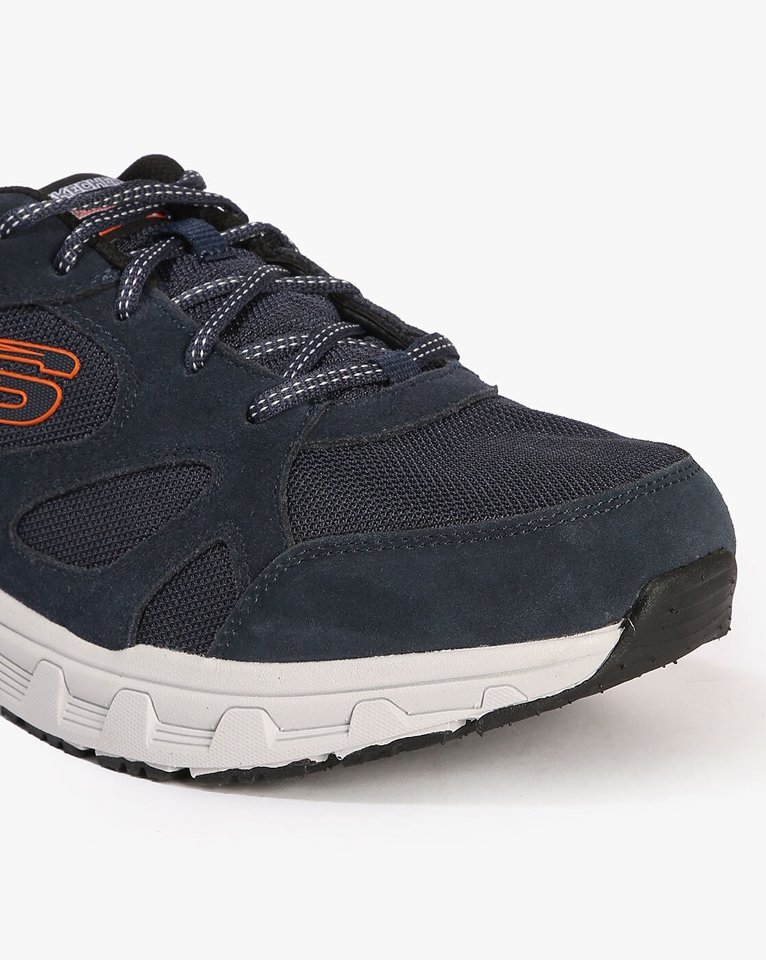 Skechers verse on sale