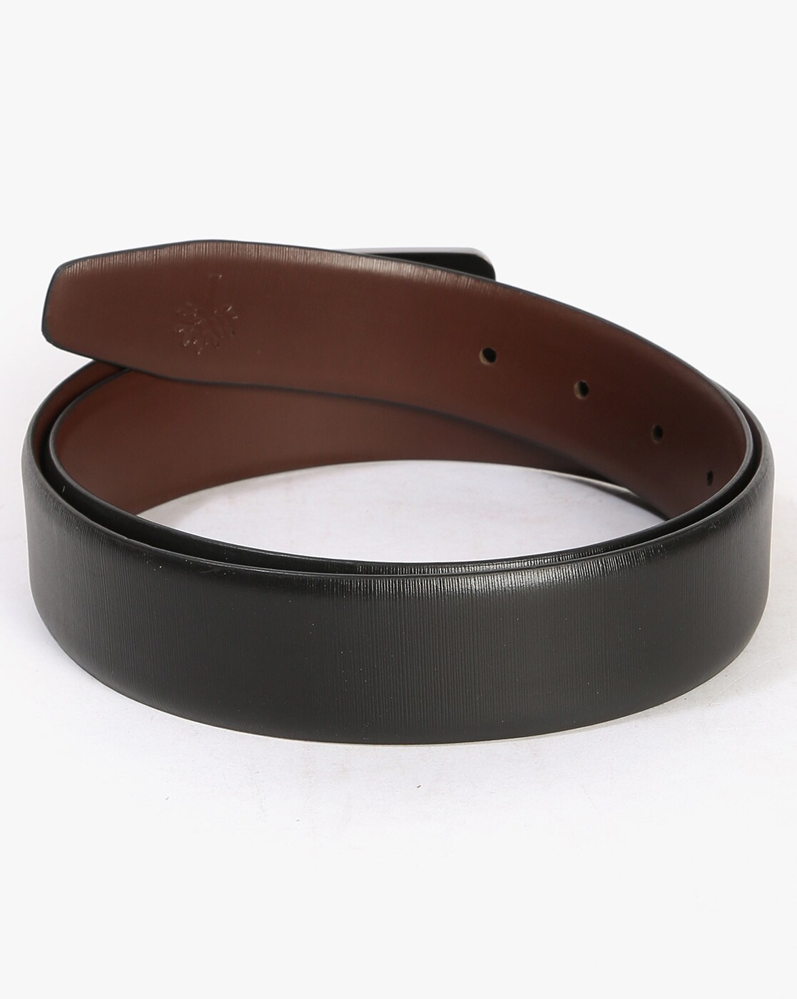 Belt strap without outlet buckle