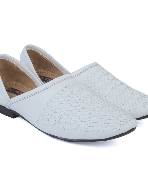 White juti clearance for man