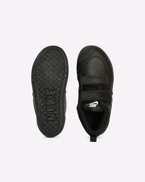 Nike velcro hotsell black shoes