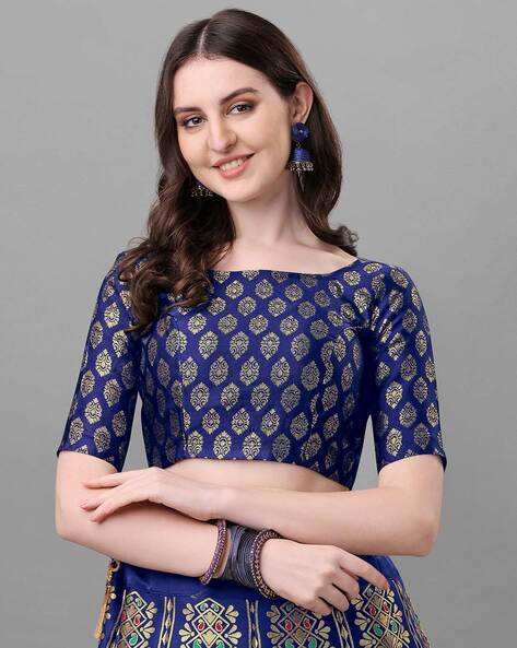 Buy Green Embroidered Thread Work V Neck Kurta Lehenga Set For Women by  Astha Narang Online at Aza Fashions.