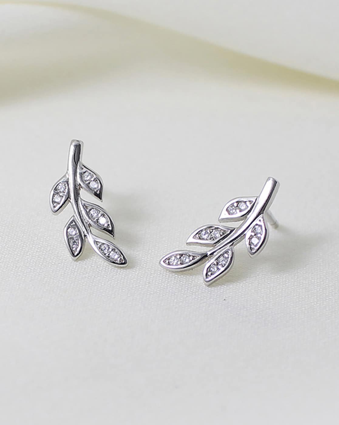 Details 89+ womens silver stud earrings latest - 3tdesign.edu.vn