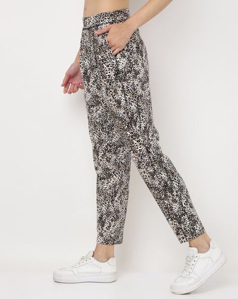 Anna Rose Textured Botanical Print Jersey Trousers in Pink | Klass