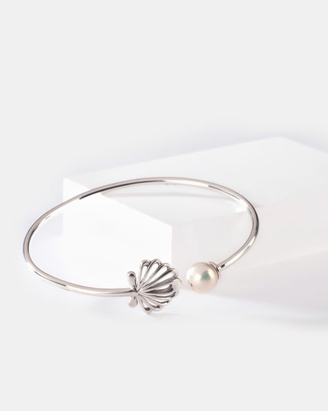 Buy Pearl In The Sea Shell Bracelet In 925 Silver from Shaya by CaratLane