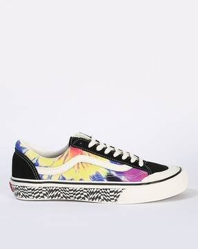 lace up women vans shoes