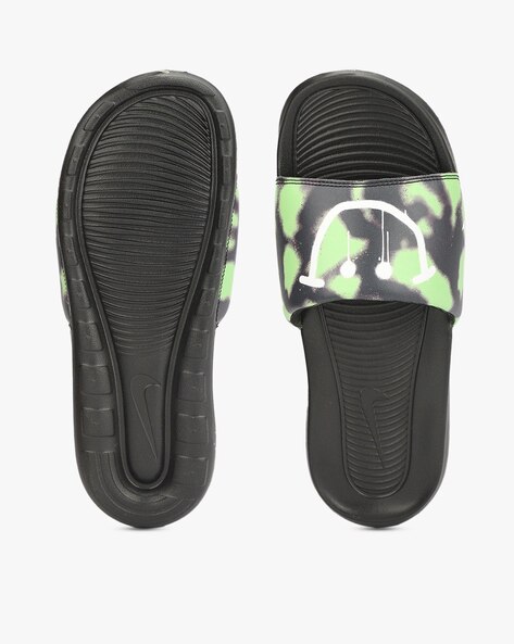 Nike green flip discount flops