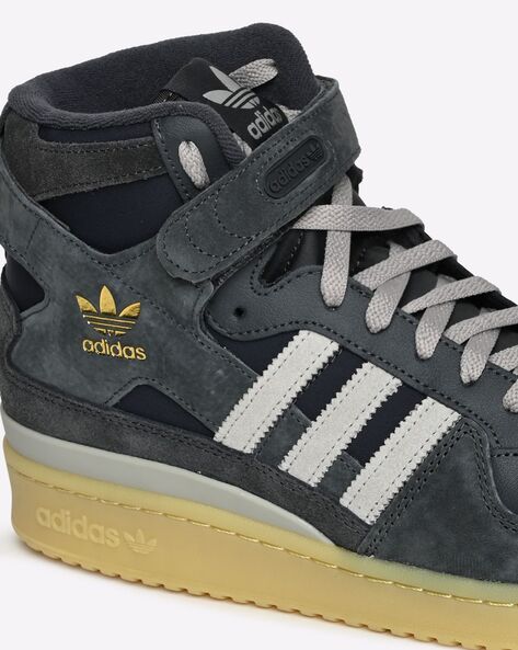 Adidas mid hotsell top skate shoes