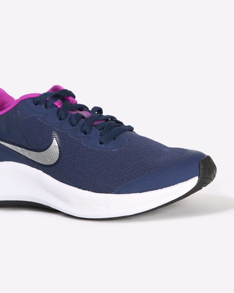 Navy blue best sale nike shoes