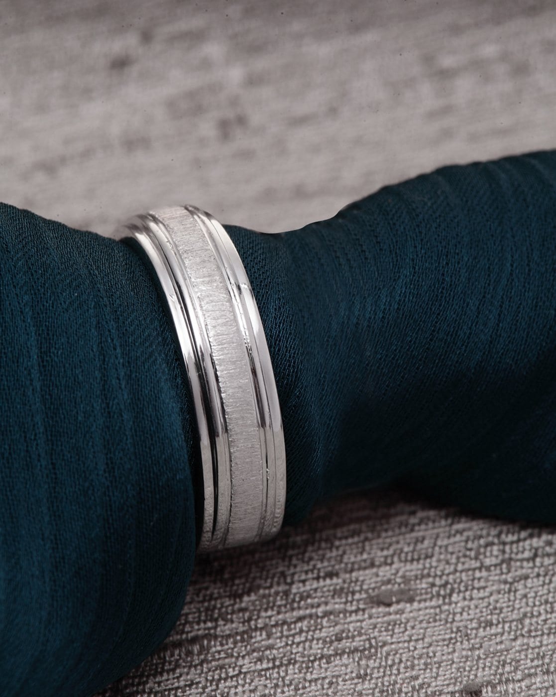 How To Wear Men's Rings To Accessorize Any Outfit In Style - Blog |  Montelongo's Fine Jewelry