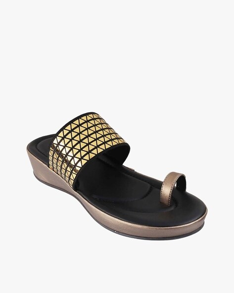 Buy Signature Sole Women's Gold Toe Ring Sandals for Women at Best Price @  Tata CLiQ