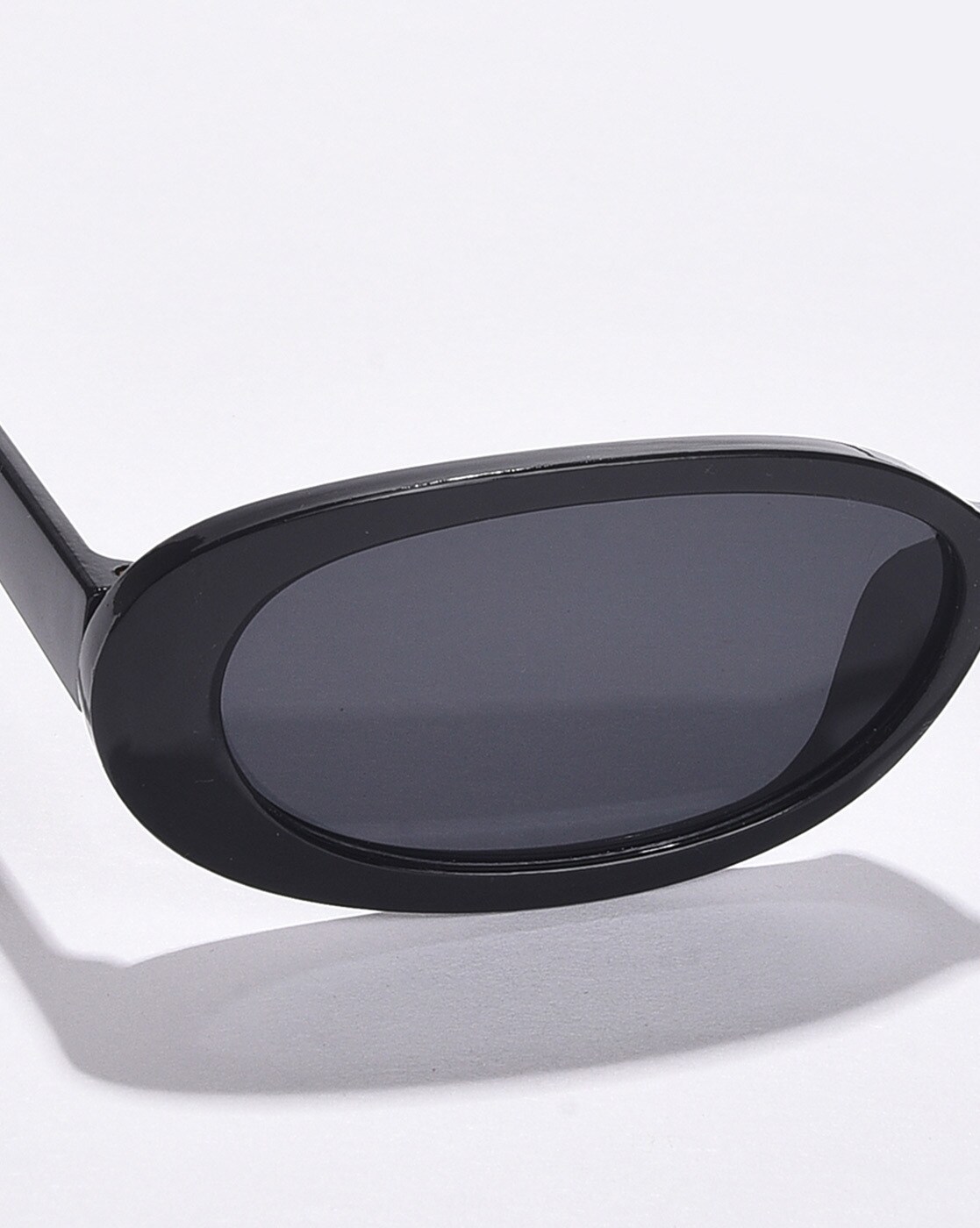 Black Gabine Recycled Acetate Oval Sunglasses - CHARLES & KEITH US