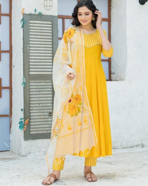 Buy Yellow Anarkali Suit Online in USA with Palazzo and Green Dupatta –  Pure Elegance