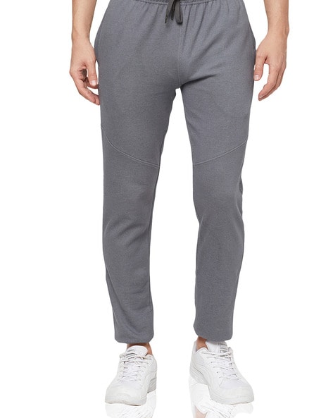 A Guide to Finding the Best Men's Joggers for Tall Guys – The Fashionisto