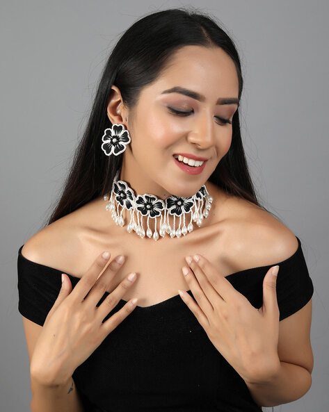 Silver Replica Choker Necklace Set with Black Stone and Pearl Work | Choker  necklace set, Necklace set, Floating earrings