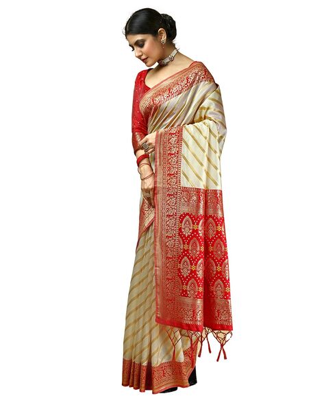 Off White Saree With Red Blouse – RawaazFashion