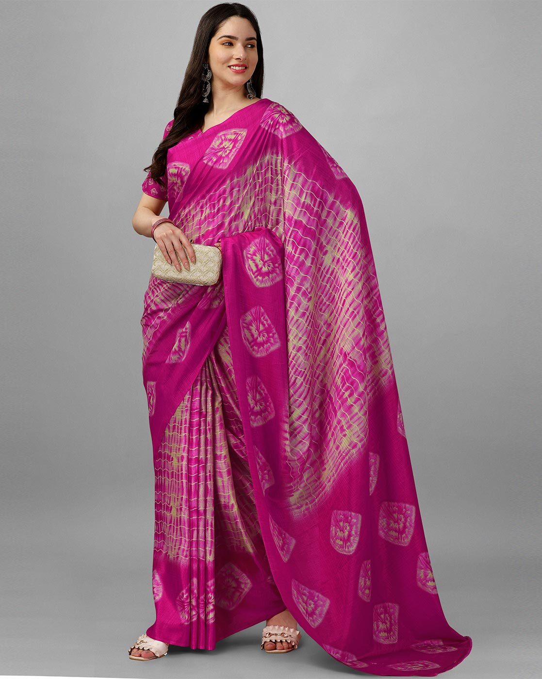 Buy Peach Sarees for Women by Gorgone Online | Ajio.com