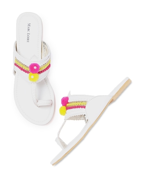 White kolhapuri sales chappal online