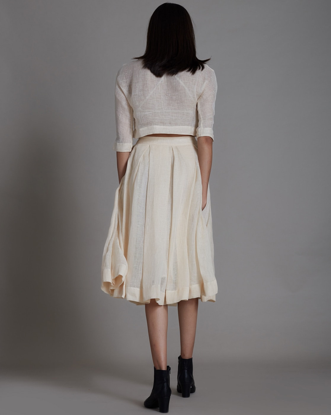 Flared mini skirt Color cream - SINSAY - 7054J-01X