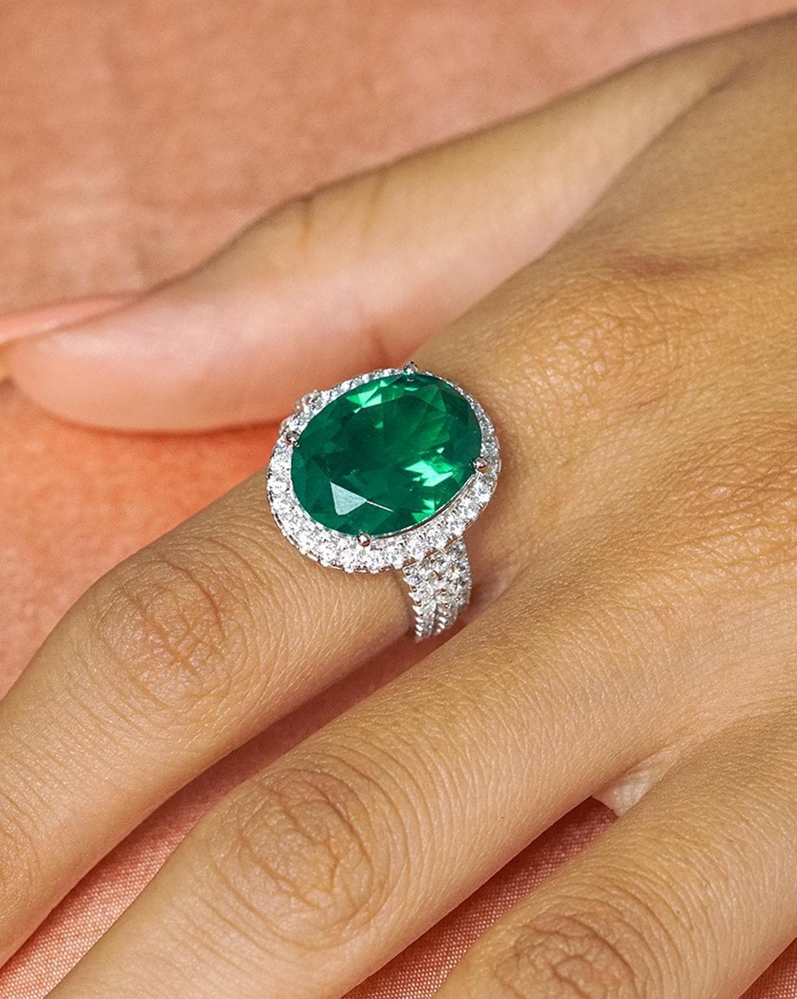 Buy Twist Band 1.5CT Oval Emerald Women's Ring Vintage, Emerald Engagement  Ring 18k Solid Gold, Birthday Gift,unique Design Emerald Wedding Ring  Online in India - Etsy