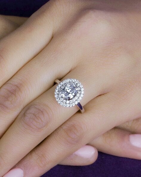 10 reasons to buy a vintage style engagement ring