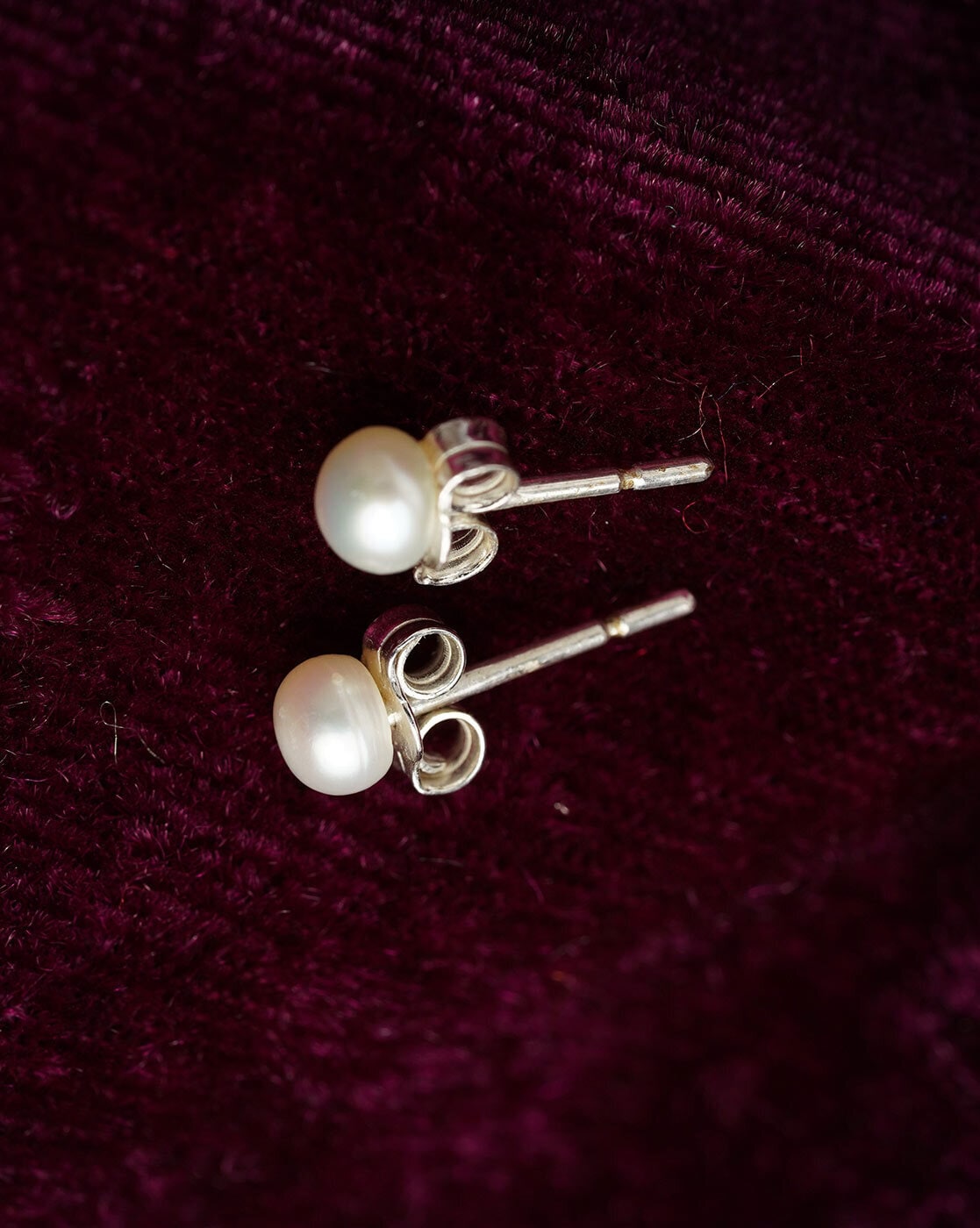 RITA BIG PEARL CLAW EARRINGS – avec new york