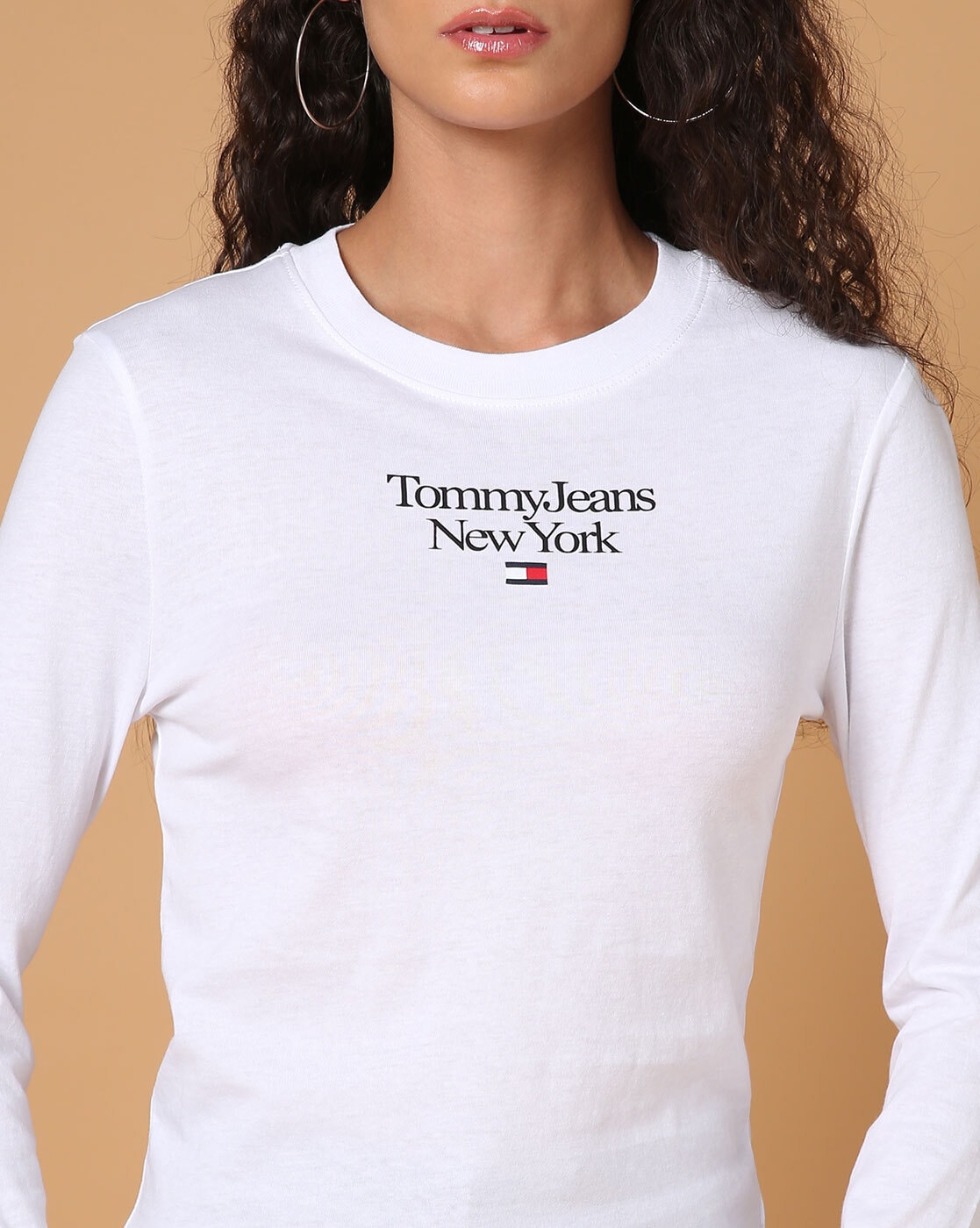 Buy Tommy Hilfiger Women White Brand Logo Printed Slim Fit T Shirt -  Tshirts for Women 18985672