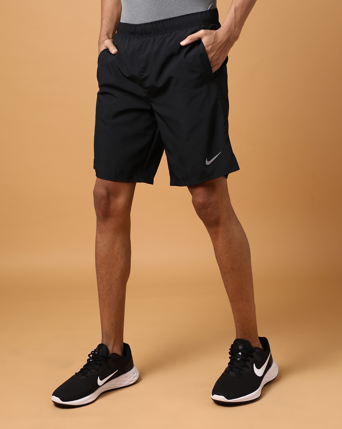 Black nike best sale shorts mens