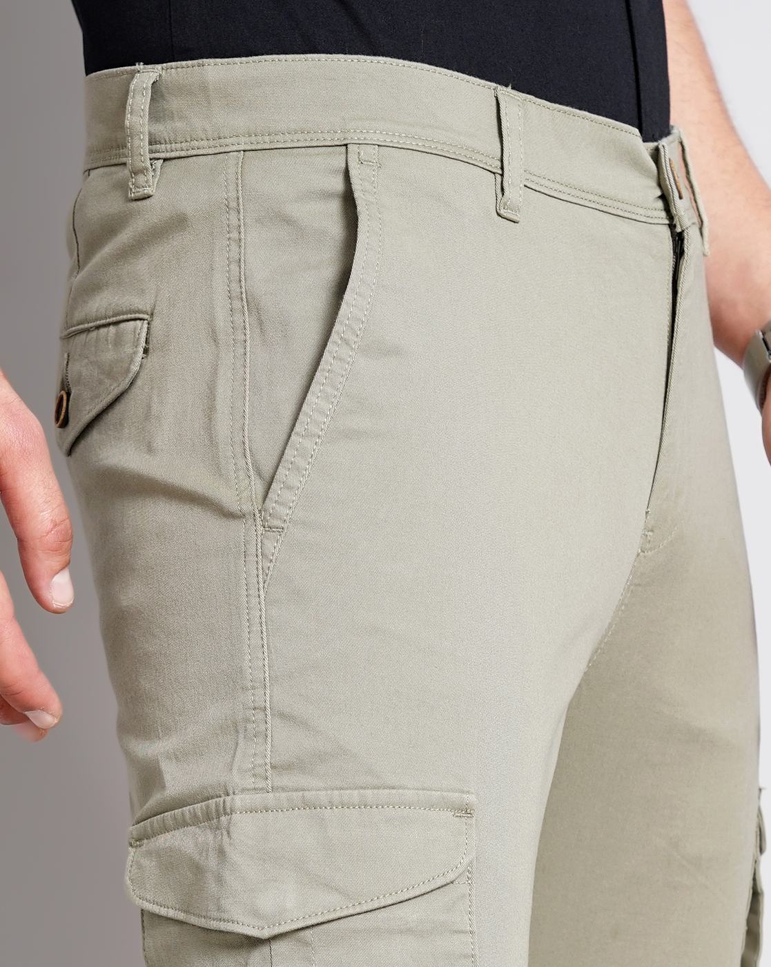 What color top will go with olive pants? - Quora