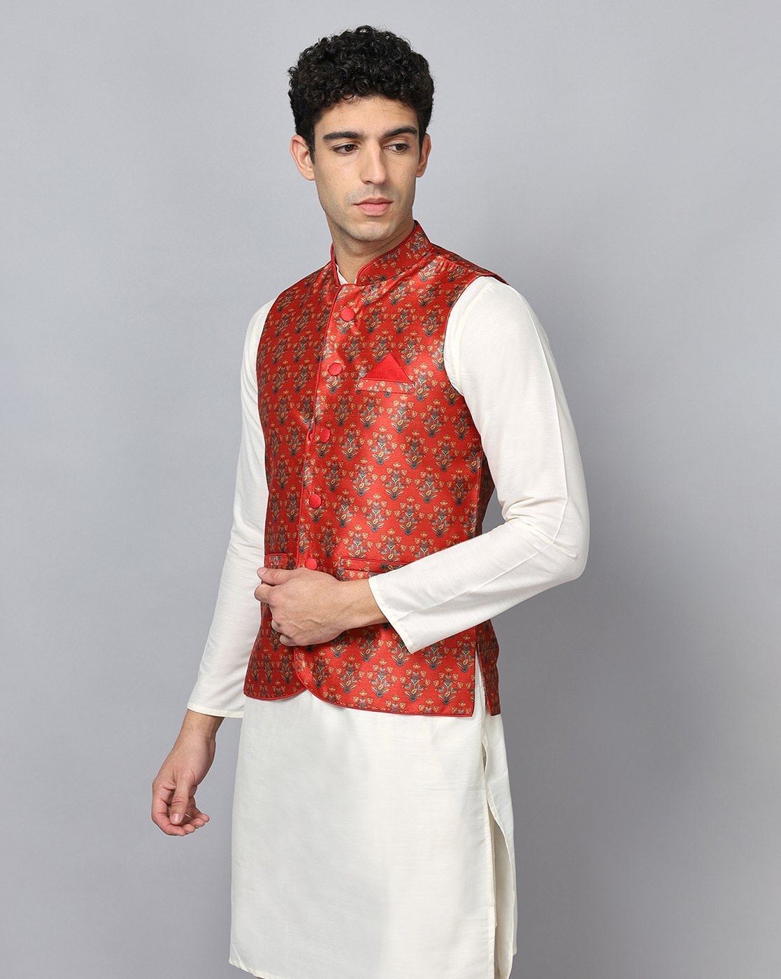 Buy Men Maroon Printed Hooded Sleeveless Jackets Online in India - Monte  Carlo