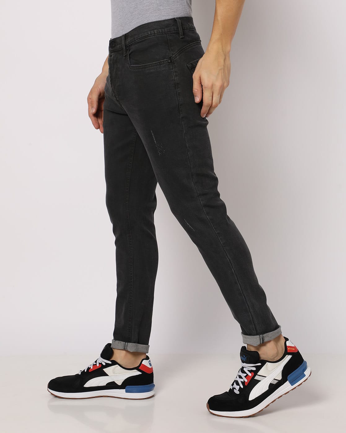 Men Lightly Washed Distressed Skinny Fit Jeans