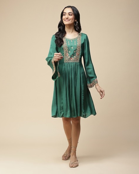 Label Ritu Kumar Off White & Orange Ethnic Georgette Maxi Dress Price in  India, Full Specifications & Offers | DTashion.com
