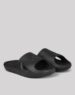 Adi slides new arrivals