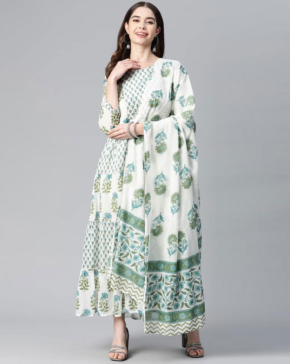 White dress with hot sale printed dupatta