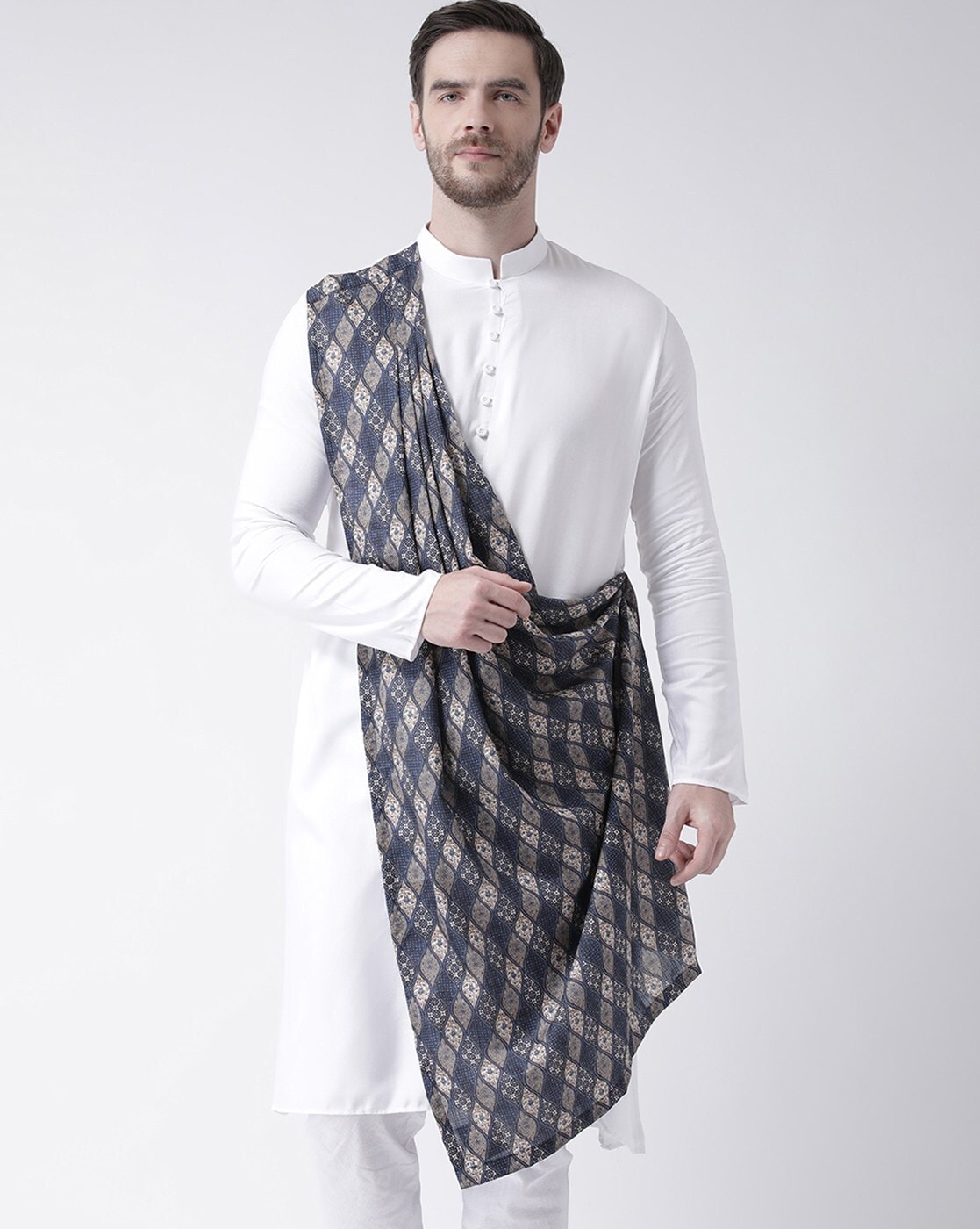 White kurta best sale pajama with muffler