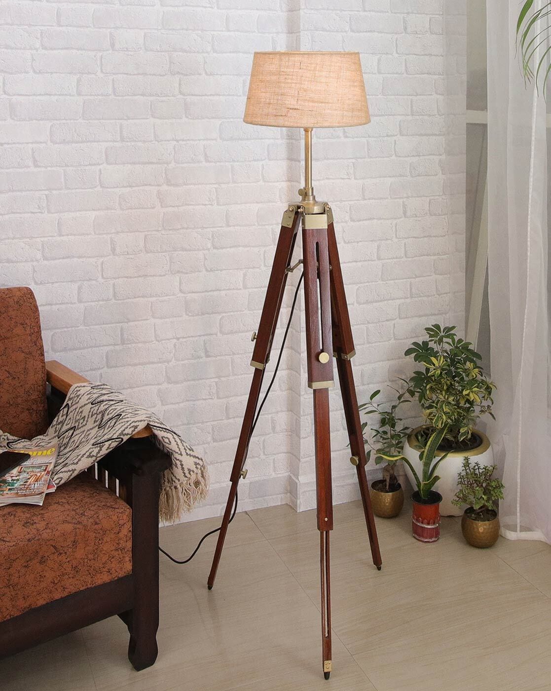 Adjustable tripod deals floor lamp