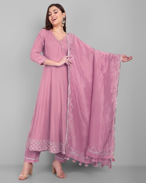 V clearance neck churidar