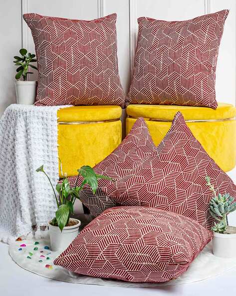 Geometric print outlet cushion covers