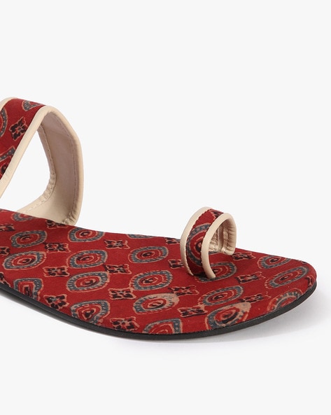 Ladies flat chappal online fancy