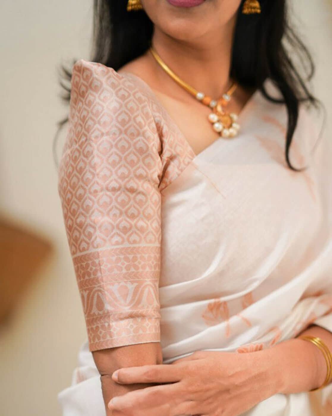 Buy White Sarees for Women by BESUCHER Online | Ajio.com