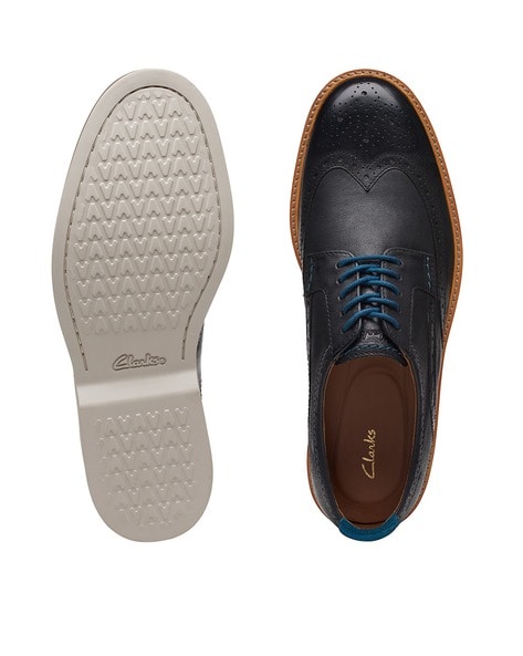 Clarks lace deals up shoes