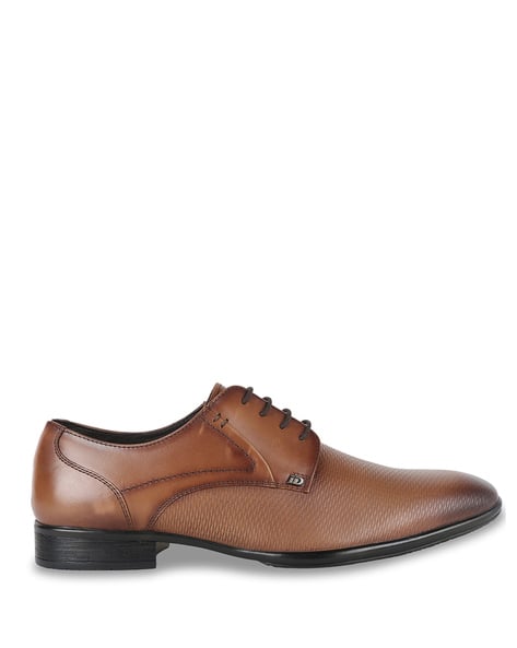 Pointed-Toe Formal Shoes with Lace Fastening