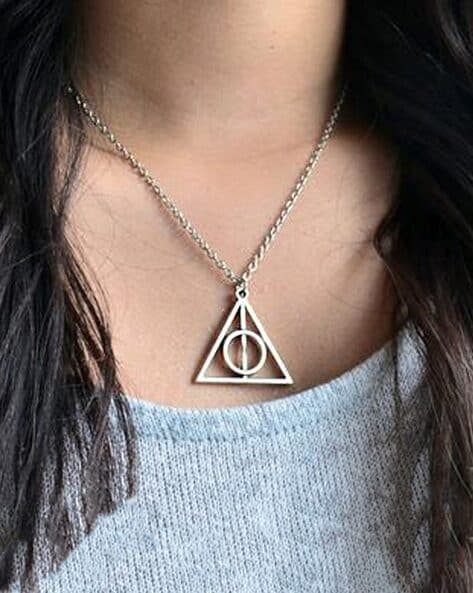 Gellert Grindelwald's Deathly Hallows necklace | Harry Potter Wiki | Fandom