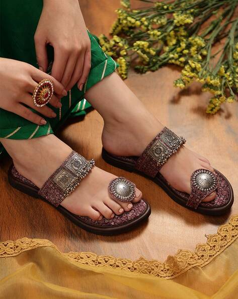 AJKB Fashionable Stylish Latest Trending Flat Sandals for women Girls –  SaumyasStore