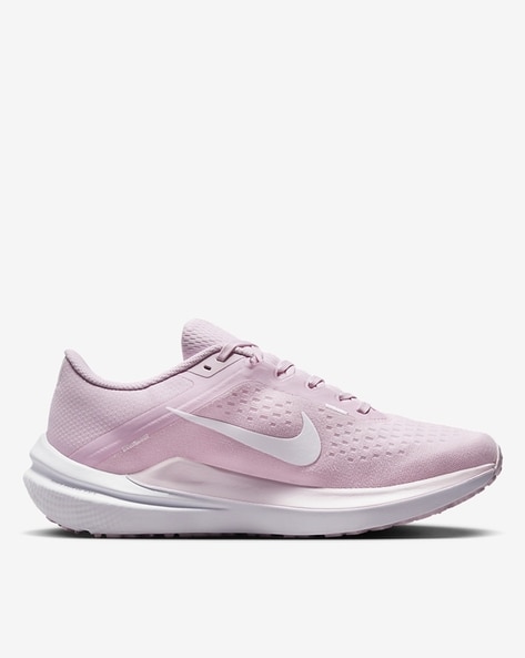 Nike zoom women's 2024 running shoes pink